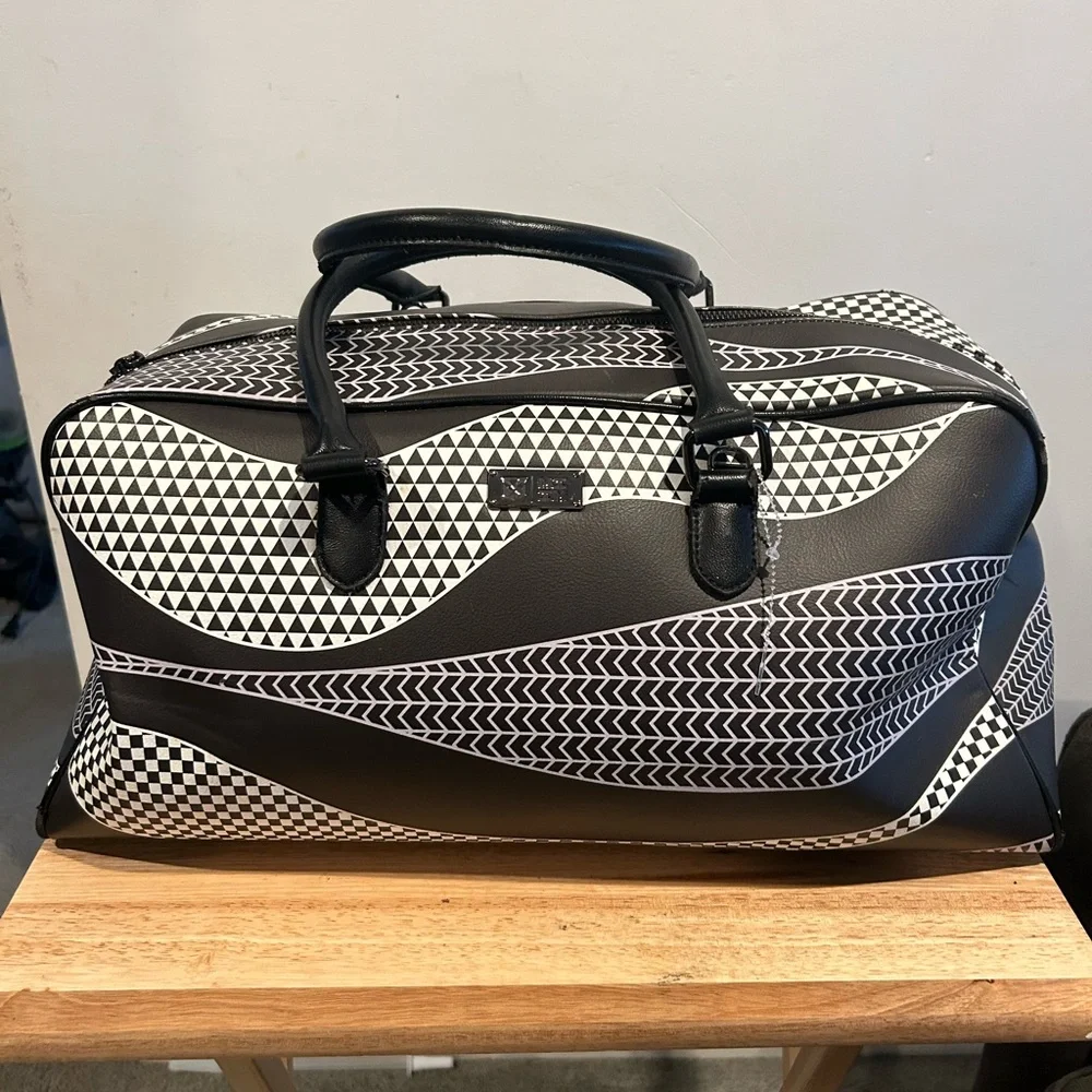 Hawaii Finest (Hi Finest) Tribal Pattern Duffle Carry on Travel Bag